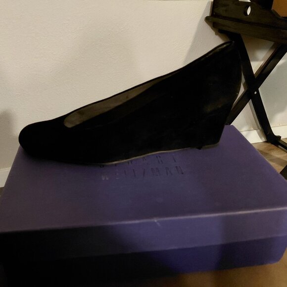 Stuart Weitzman Black Suede Ambient shoes - Picture 1 of 3